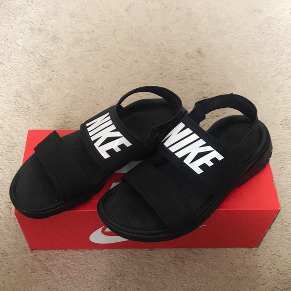 girls nike tanjun sandals